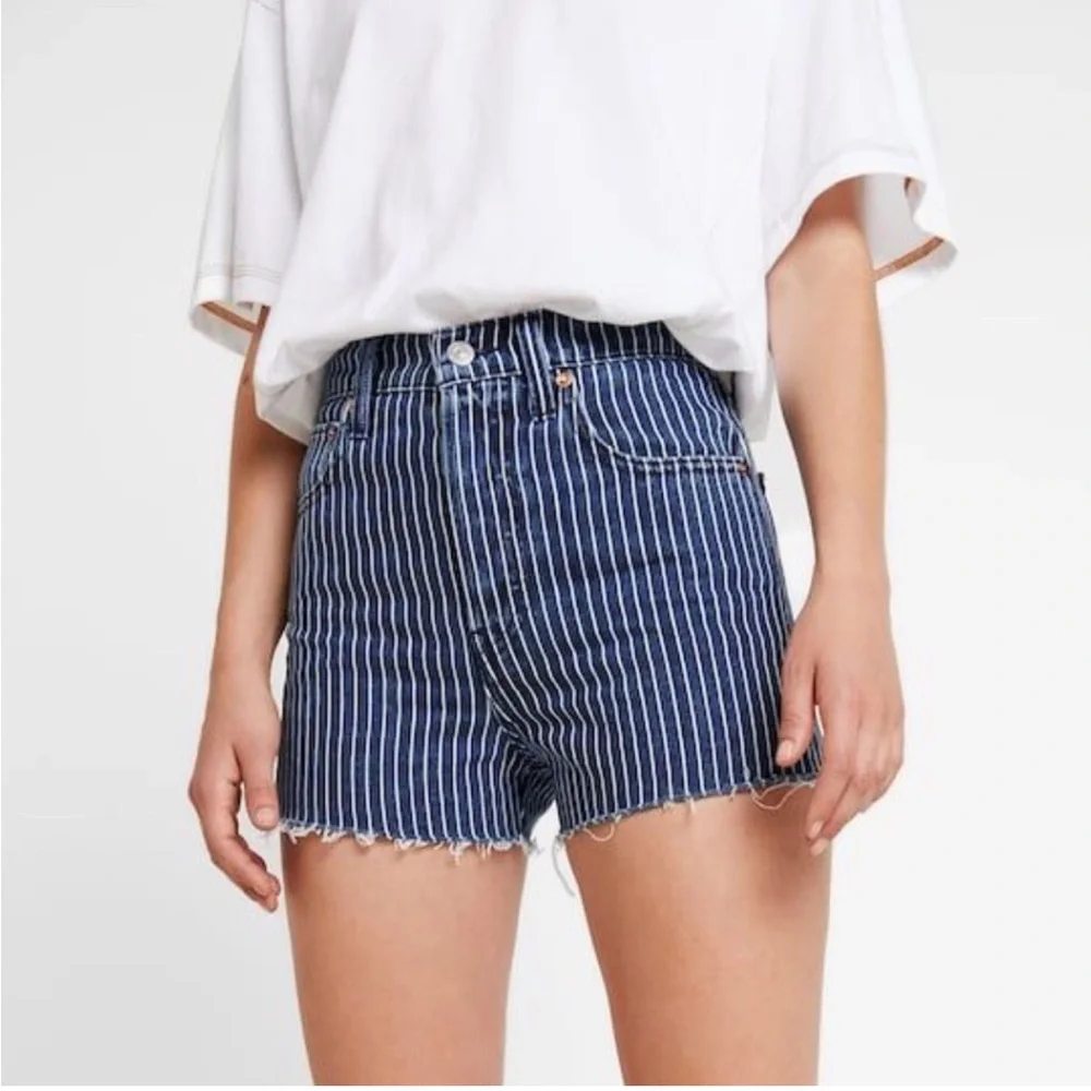 Levi's x Stranger Things Ribcage Shorts RARE NWT - Picture 1 of 4